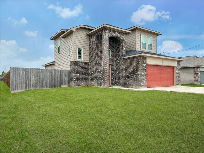 Building Photo - 727 Rd 5105