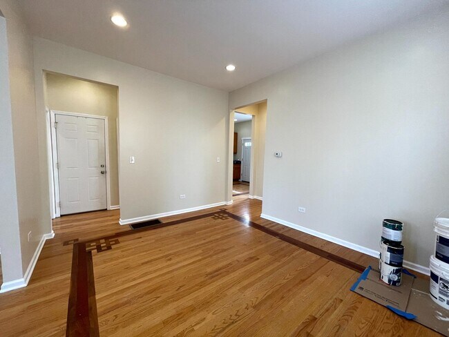 Building Photo - 2809 W Wabansia Ave