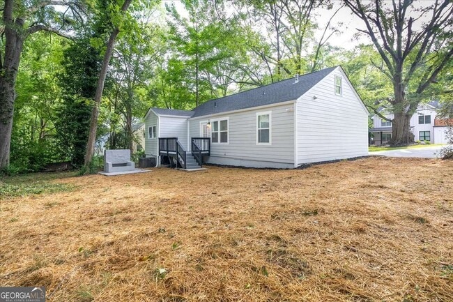 Building Photo - 1453 Lockwood Dr SW