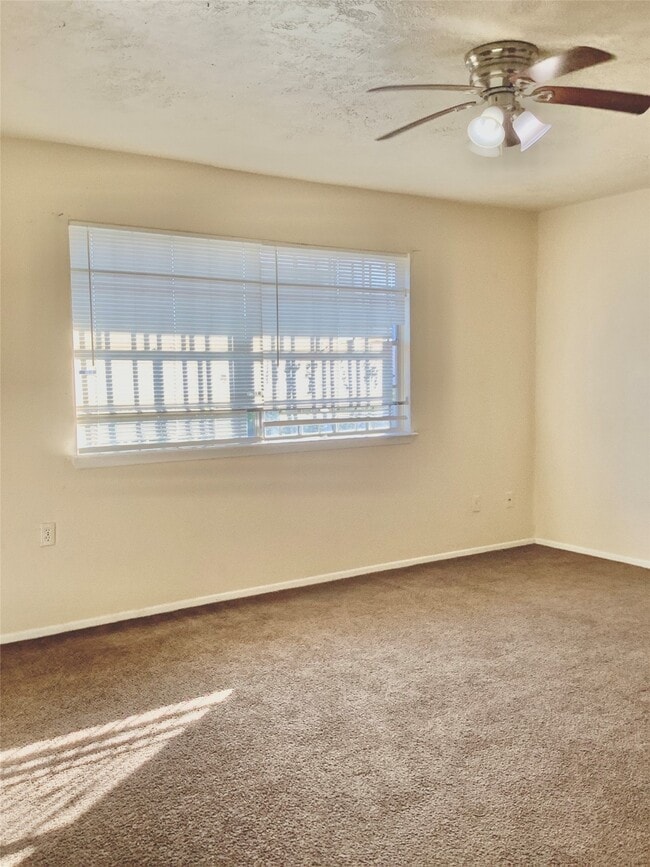 Building Photo - 6310 S Briar Bayou Dr