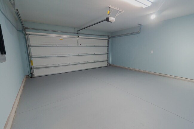 Building Photo - Cozy 3 Bedroom Home with Covered Patio