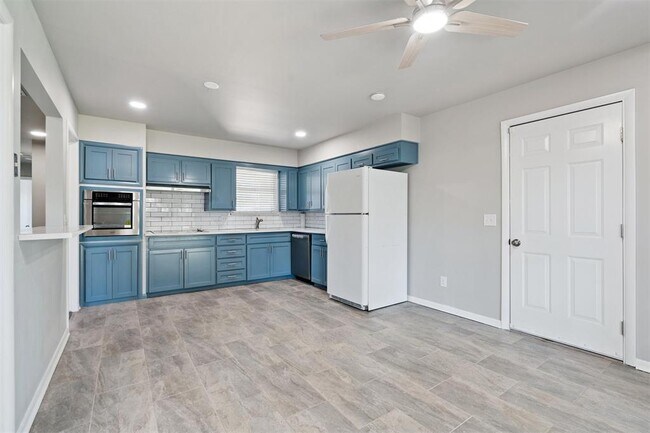Building Photo - 4309 NW 56th Terrace