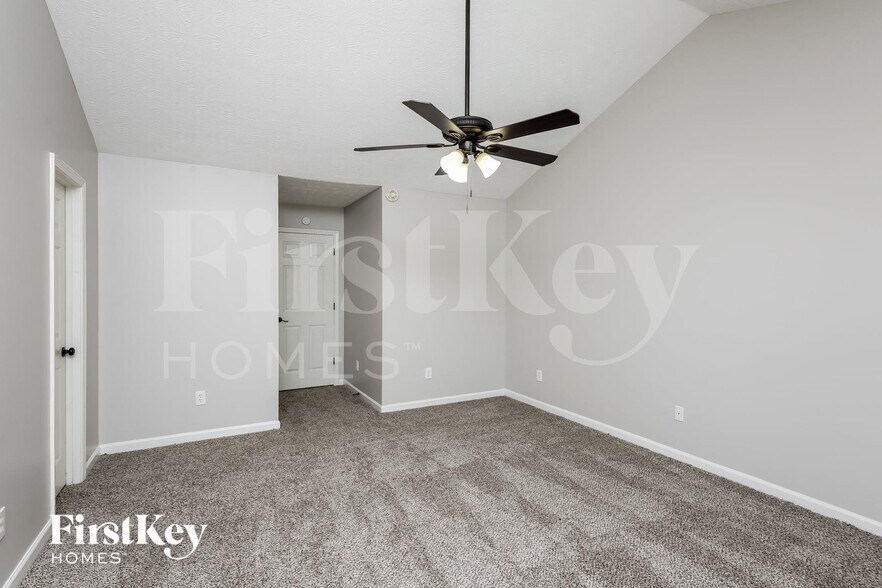 Building Photo - 6247 Highgrove Dr