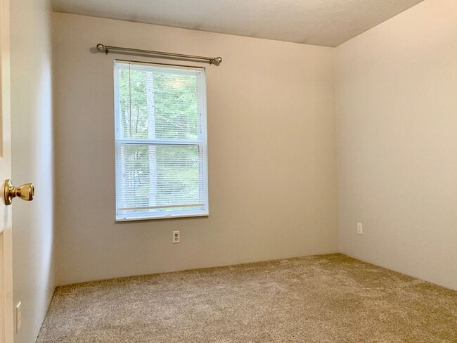 Building Photo - Two Bedroom Apartment in Hastings