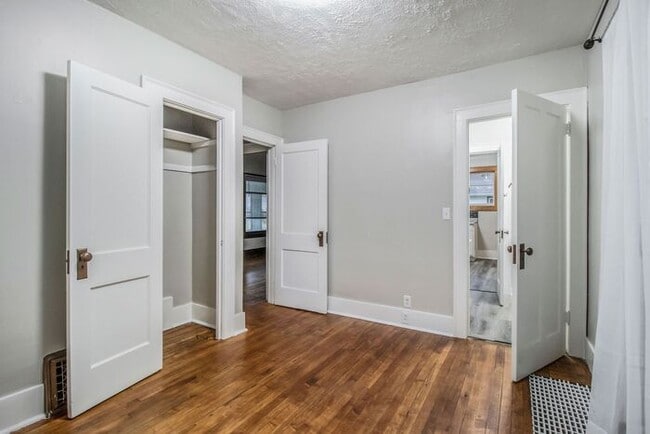 Building Photo - 548 Dayton Ave