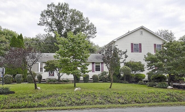 Building Photo - 7445 Carver Rd