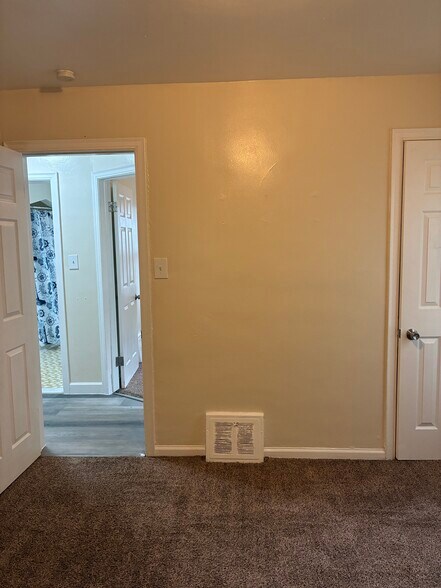 Building Photo - 13679 Bringard Dr