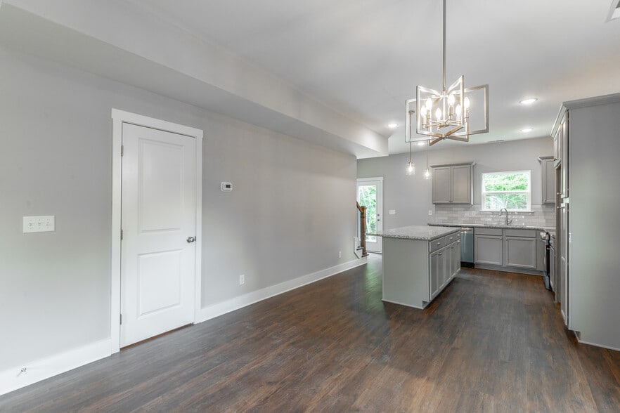 Building Photo - 4719 Heiskell Dr