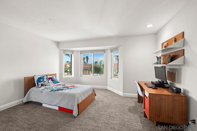 Building Photo - 376 Canyon Ridge Dr