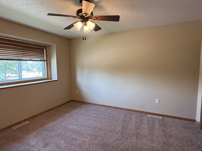 Building Photo - 3502 28th St SW