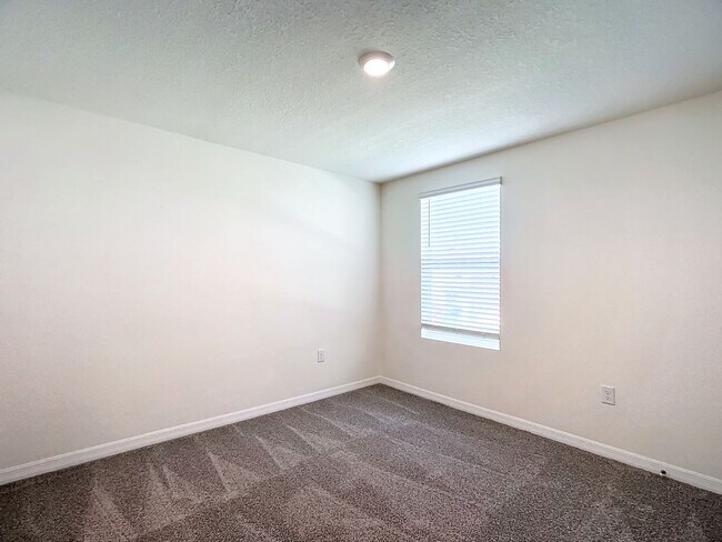Building Photo - Pet-Friendly 5BR Home in Ocala | Spacious Living in Ocala Crossings South