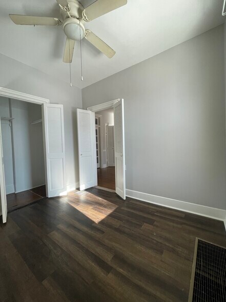 Building Photo - 134 E Maple St