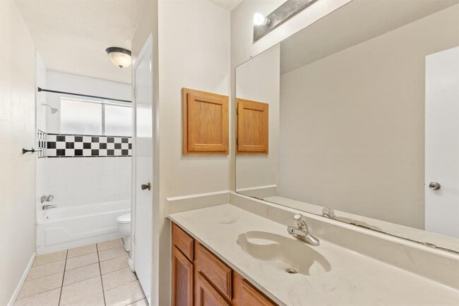 Building Photo - 2602 Orion Dr