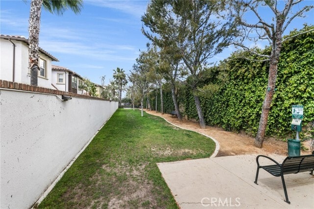 Building Photo - 596 S Casita St