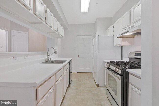 Building Photo - 46580 Drysdale Terrace