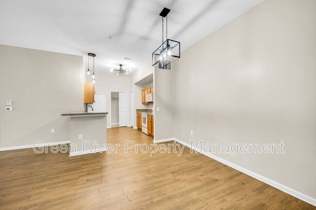 Building Photo - 7920 Merrill Rd