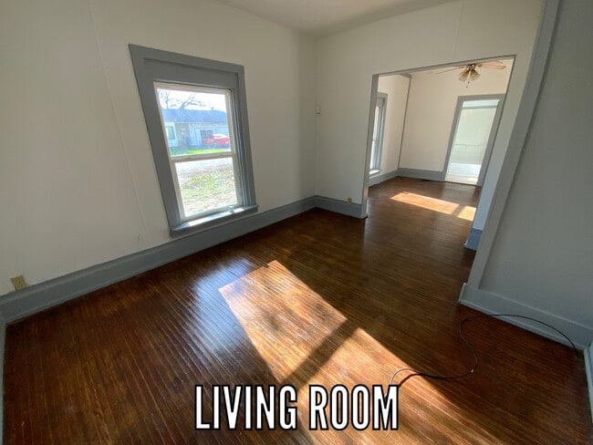 Building Photo - 1308 Lape-