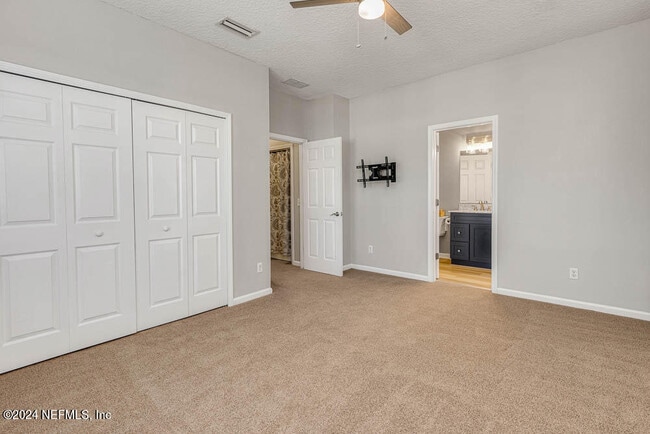 Building Photo - 12423 Forest Lake Cir E