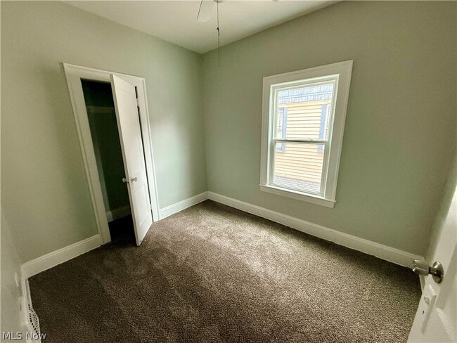 Building Photo - 9215 Yale Ave