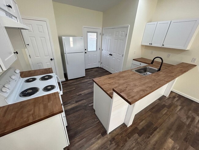 Building Photo - Arab Duplex Homes For Rent