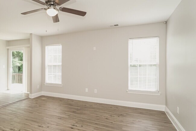 Building Photo - 1733 Josie St