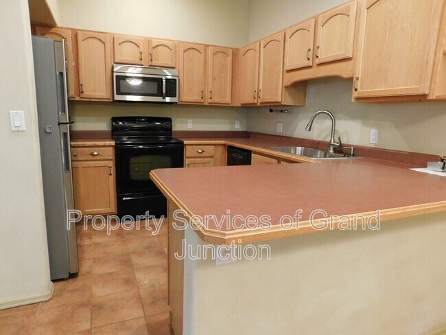 Building Photo - 671 Gemstone Way