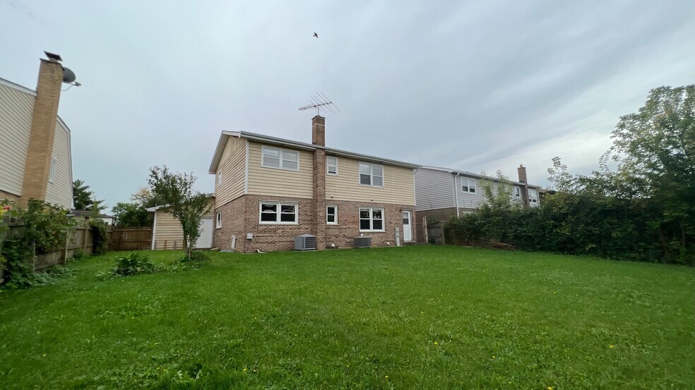 Building Photo - 1202 E Ardyce Ln