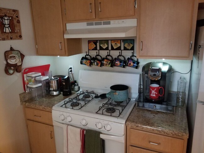 Building Photo - Seabreeze Apartment Homes - www.seabreezeapartmentslompoc.com