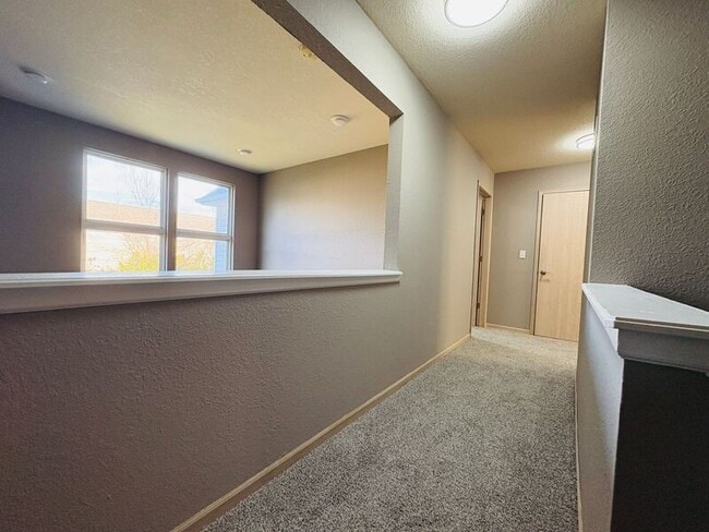 Building Photo - 808 NE Independence Ct