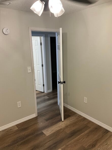Building Photo - 512 Quail Ln