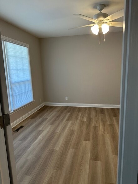 Downstairs bedroom - 1455 Eaton Ave