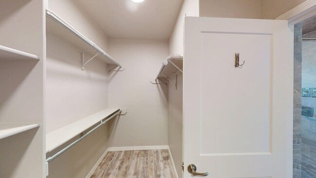 Building Photo - 490 Montecito Dr