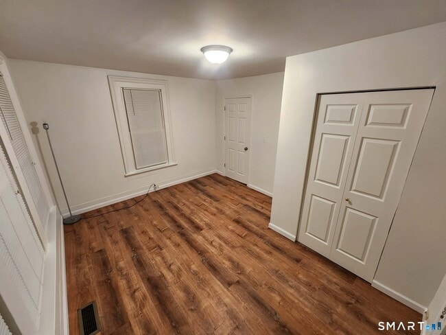 Building Photo - 143 Curtis St