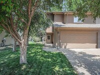 Building Photo - Charming 3-Bedroom Twin Home — 904?E?Jane?...