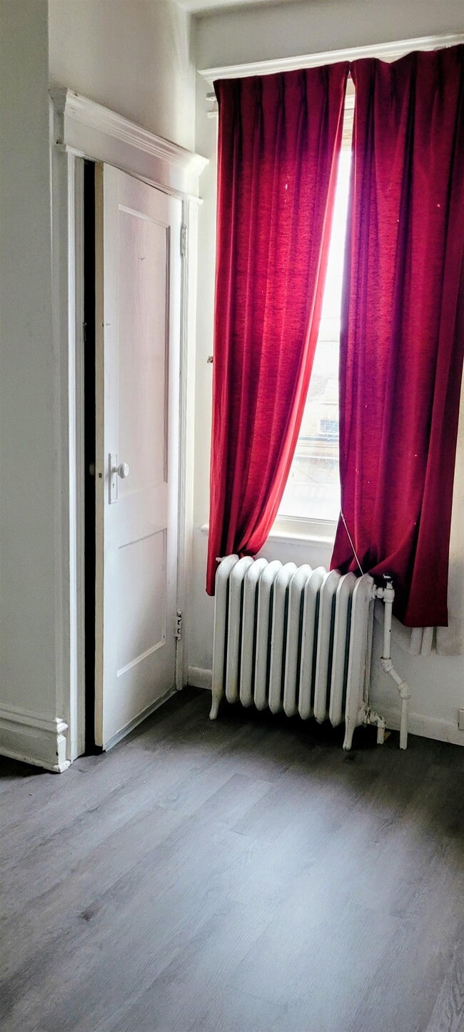 Building Photo - 141 67th St