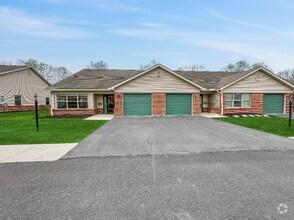 Building Photo - Beautiful 2 Beds 1.5 Baths Villa in Far South