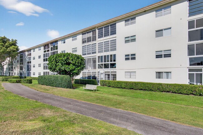 Building Photo - 3502 Bimini Ln