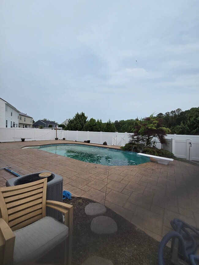 Building Photo - 349 Superior Rd