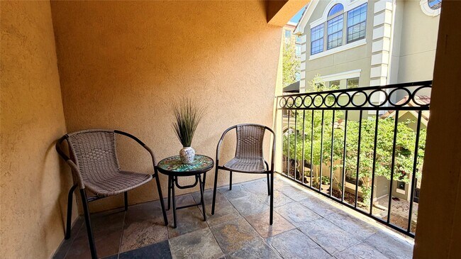 Building Photo - 1013 Gross St