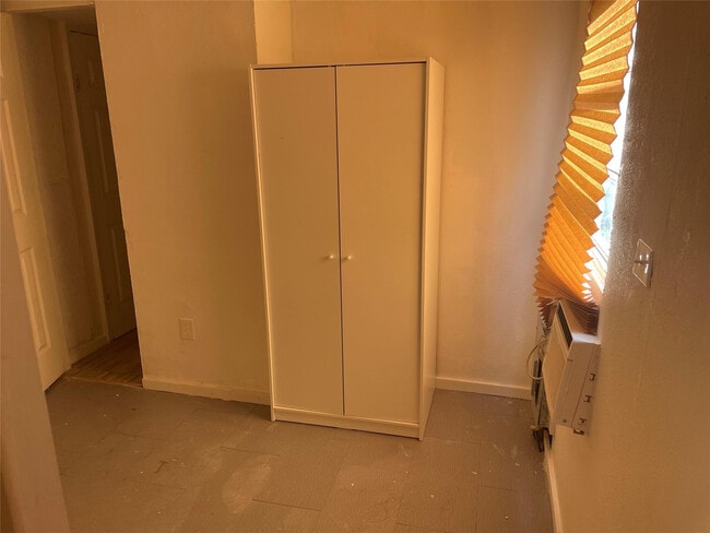 Building Photo - 8556 Berkley Dr