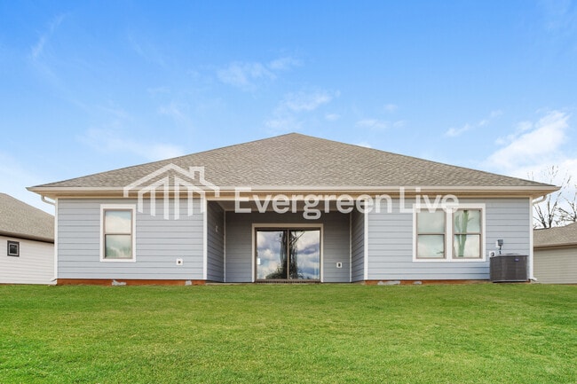 Building Photo - 303 Pond Spg Dr