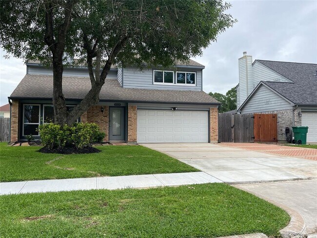 Building Photo - 2528 Sawyer Dr