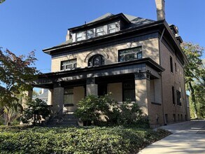 Building Photo - 1115 N Negley Ave