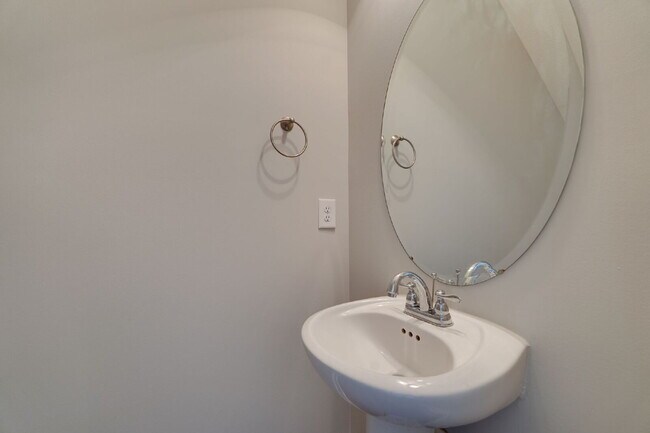 Building Photo - "Charming 2-Bedroom Townhouse Retreat on Staten Drive – Spacious 1,285 Sq. Ft. with 2 Full Baths ...
