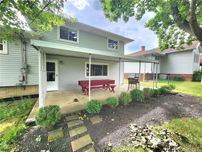 Building Photo - 2908 Bowmen Ln