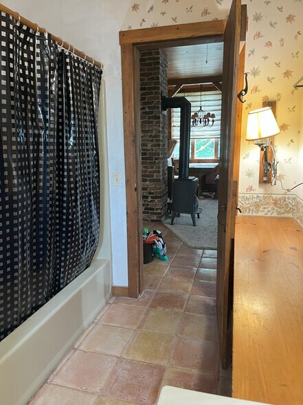 Building Photo - 55 S Main St