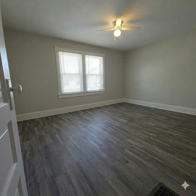 Building Photo - 3031 Boulevard Pl