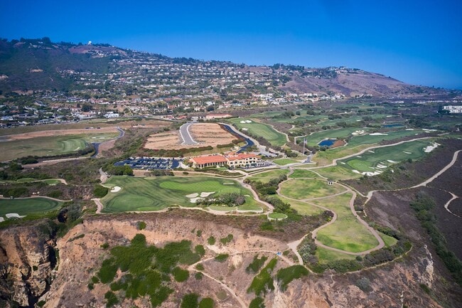 Building Photo - Aqua Vista - Entertainers Playhouse