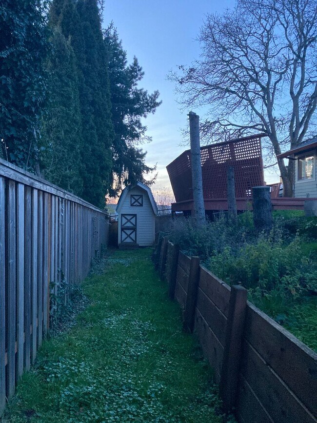 Building Photo - Single level Home in Newberg