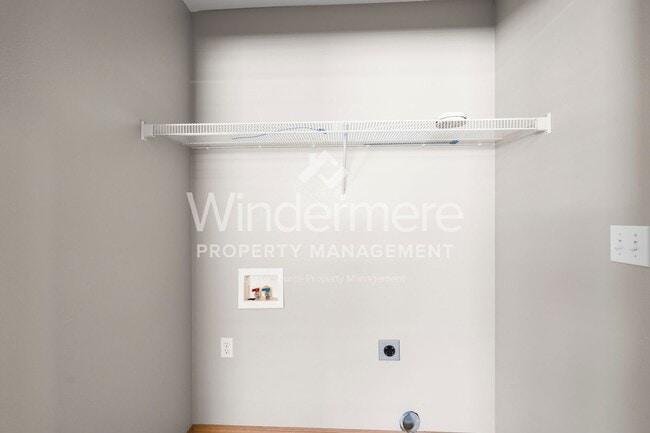 Building Photo - South Hill Charm